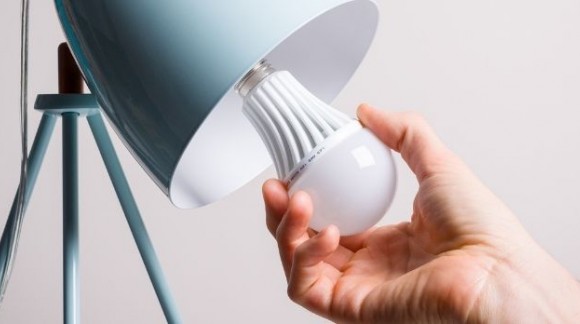 Pourquoi certaines ampoules LED restent allumées en permanence ? - Blog  DECORENO